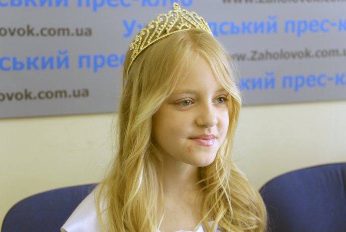 Закарпатські юні красуні, що тріумфували на конкурсі краси у Чернівцях, поділились своїми враженнями – 03