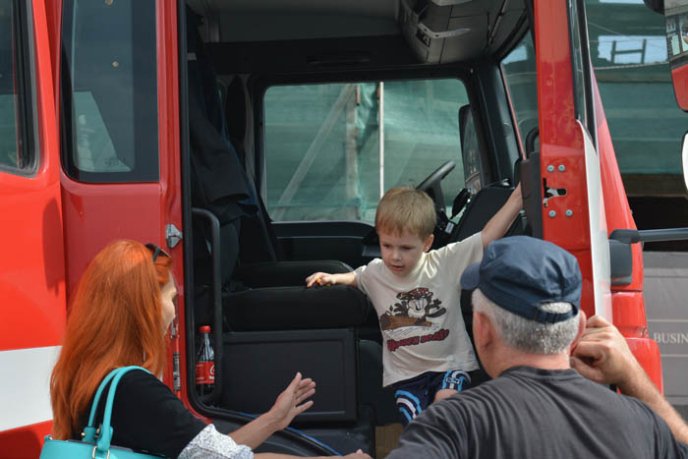 У День Прапора ужгородські рятувальники розповіли про свою професію – 05