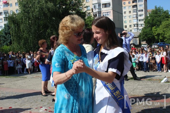 Свято останнього дзвоника відзначили у Мукачівській ЗОШ №13 – 50