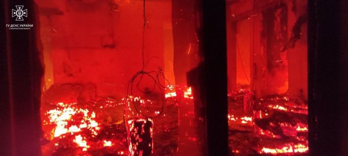 Вночі на Закарпатті вирувала велика пожежа – 01