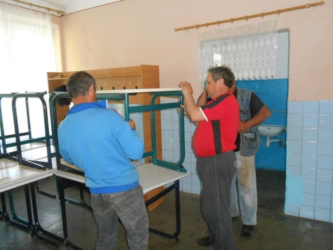 Школи Рахівщини отримали парти європейського зразка – 01