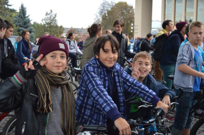 В Ужгороді відбувся велозаїзд "Night Ride" у светрах – 03