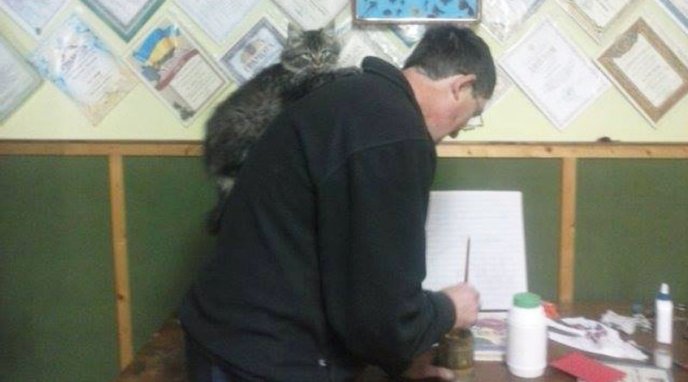 На Хустщині живе "тато Карло", який дивує своїм умінням – 01