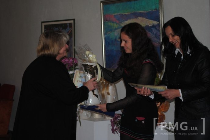 У Мукачеві до Дня художника відкрилась виставка митців міста – 15
