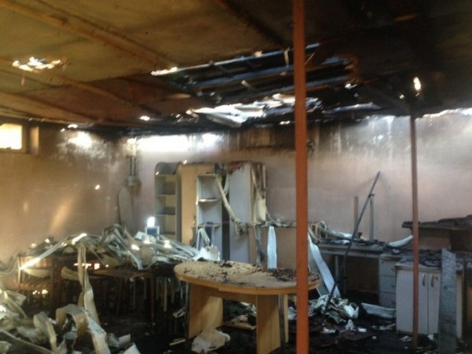 На вулиці Верді у Мукачеві: знищено меблі, комп’ютерну техніку та весільні аксесуари – 04