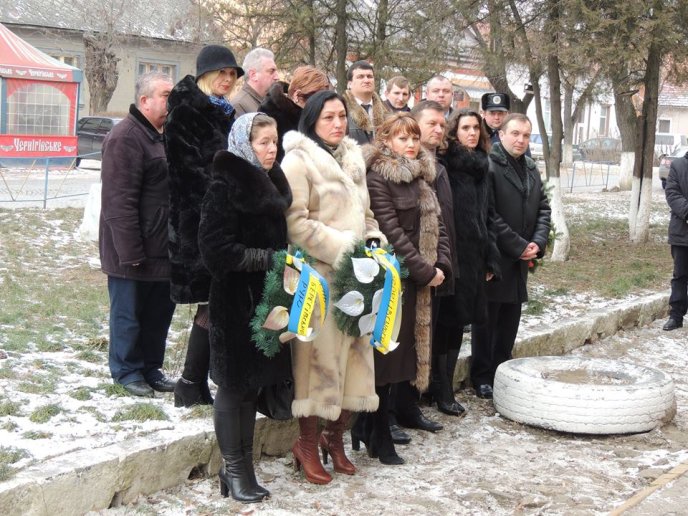 У День Соборності берегівчани вшанували пам’ять загиблих військових – 05