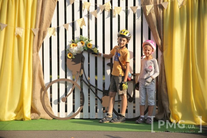 Миттєвості велозаїзду у Мукачеві: фоторепортаж із "Літньої зустрічі цімборів" – 16