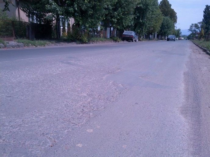Ужгородці невдоволені показовим ремонтом доріг (ФОТО) – 07