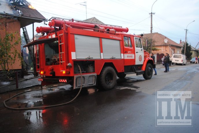 Деталі пожежі, що сталась неподалік мукачівського замку (ФОТО, ВІДЕО) – 05