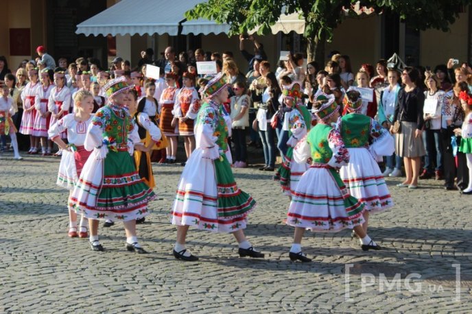 У центрі Мукачева стартував Всеукраїнський фестиваль "Смарагдові витоки" – 10