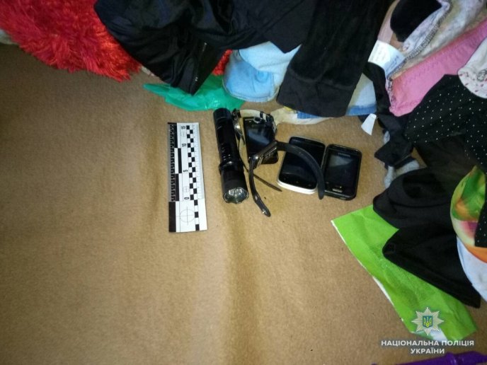 Розбійний напад: чоловіка побили, зв’язали і погрожували йому ножем – 02