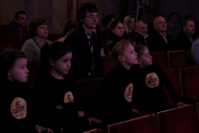 В Ужгороді обласний ляльковий театр відзначив своє 25-річчя – 05