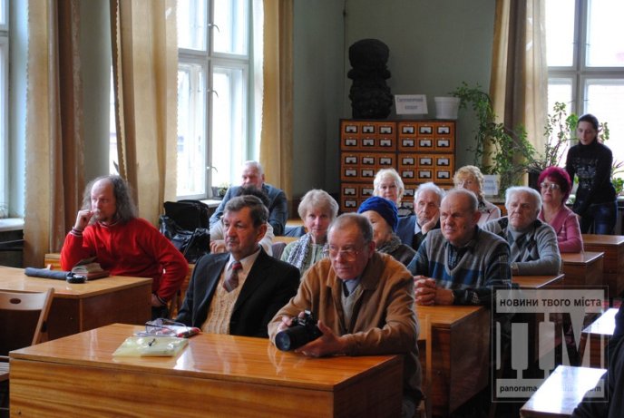 У читальному залі Мукачівської міської бібліотеки презентували книгу "Казка про Кощея і Янгу" (ФОТО)   – 05