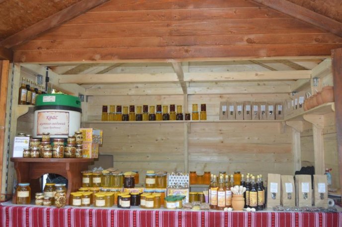 Мед в усіх його варіаціях: в Ужгороді офіційно відкрили ярмарок "Медовий спас" – 15