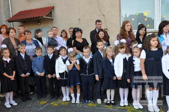 У Мукачівській ЗОШ №7 відбулось урочисте свято Першого дзвоника (ФОТОРЕПОРТАЖ) – 17