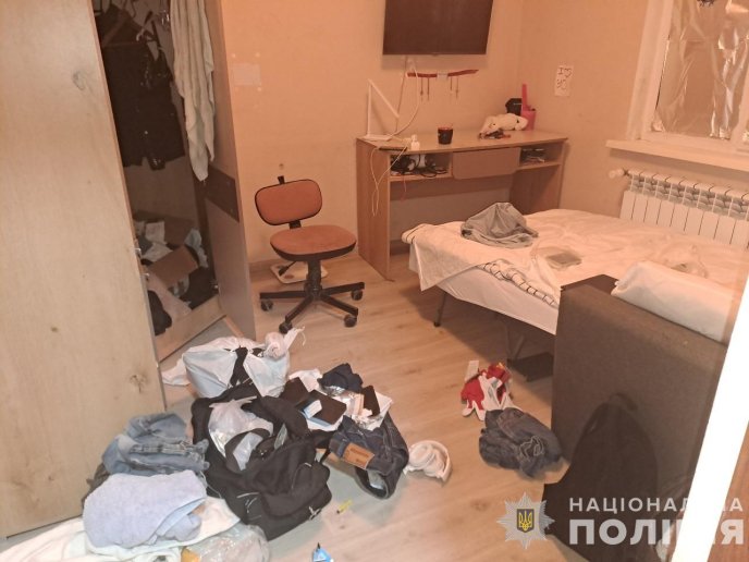 Чоловік увірвався в будинок, у якому була 14-річна дівчина: що сталося на Закарпатті – 02