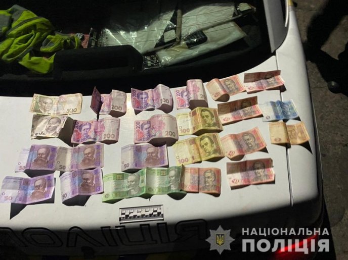 У селі на Мукачівщині обікрали аптеку – 02