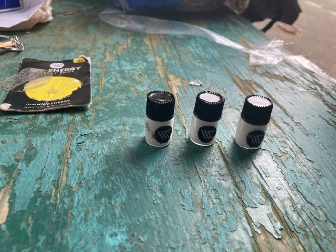 Сховав у авто та сумці з-під ноутбука: що виявили у громадянина Угорщини на одному з КПП – 03