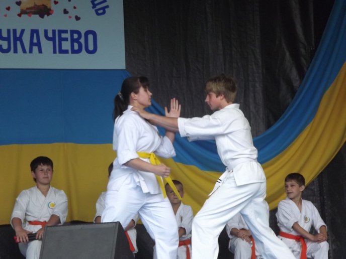 У Мукачеві до святкування Днів міста пройшли показові виступи спортивних клубів (ФОТО) – 05