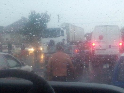 Сільський бунт: жителі Ключарок перекрили дорогу "Мукачево-Чоп" – 01