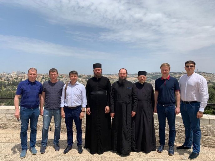 В Ужгород сьогодні привезуть Благодатний вогонь – 01