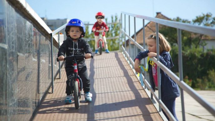 Велодень у Мукачеві: дитячий сміх, дорослий азарт та море позитивних емоцій (ФОТО) – 04