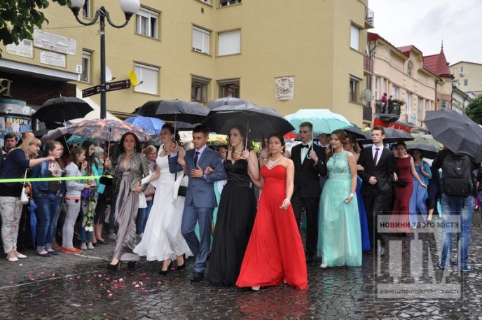 Парад випускників в центрі Мукачева: як це було (ФОТО) – 22