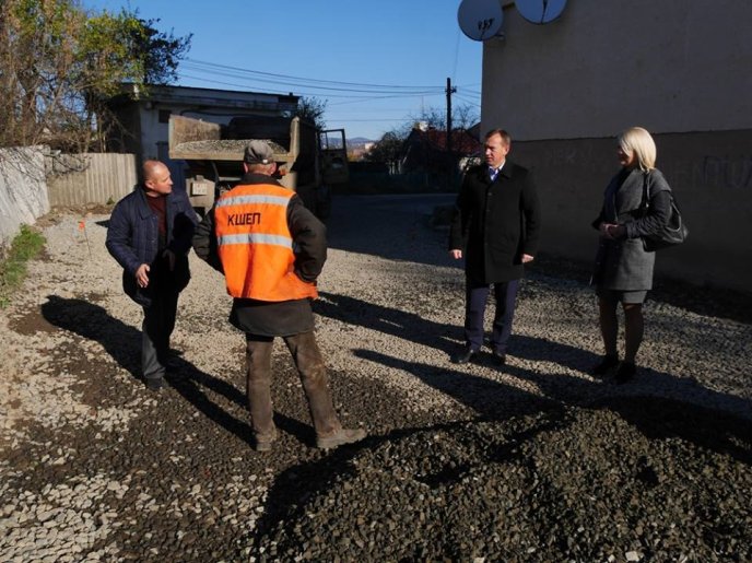 В Ужгороді проводять ремонт у провулку Приютському – 03