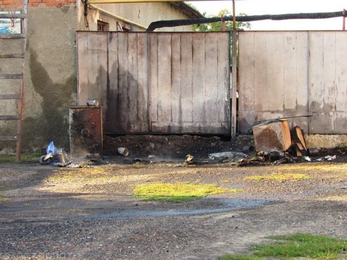 На території однієї зі шкіл Мукачева сталася пожежа – 02