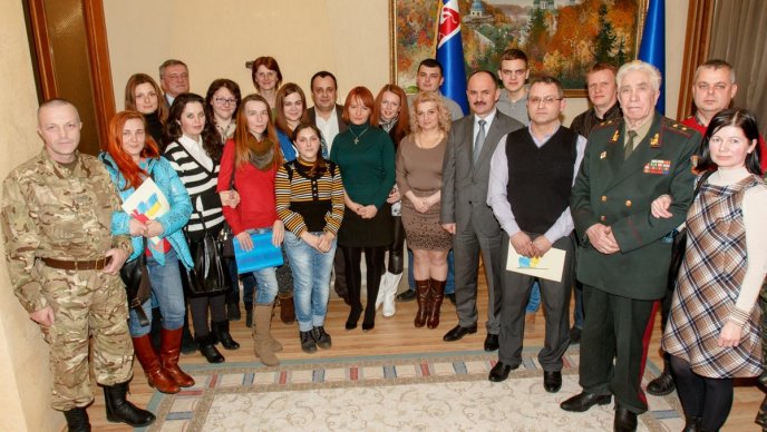 Закарпатські волонтери отримали від керівництва області дизельний генератор (ФОТО) – 03