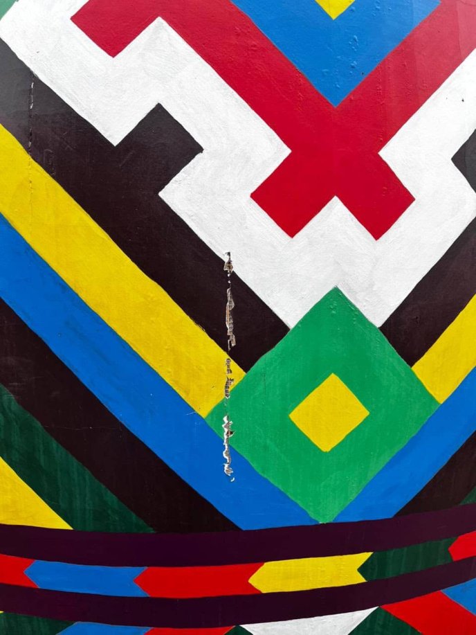 Пошкоджена писанка