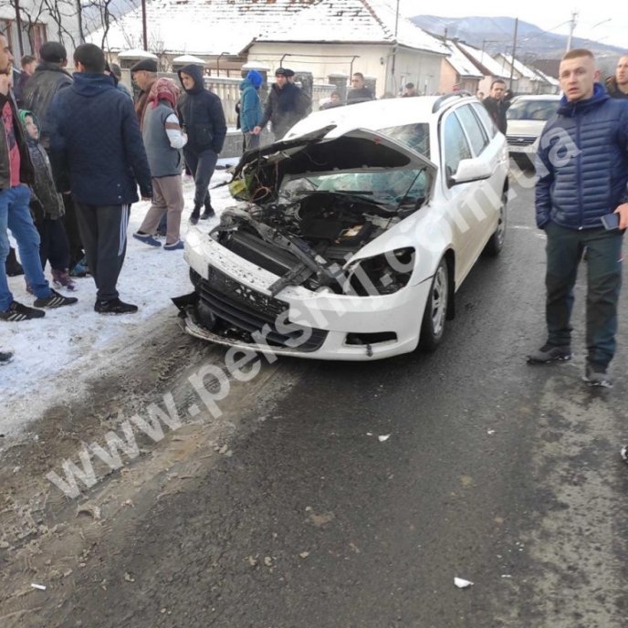 Сьогодні сталась моторошна ДТП: автівки дуже понівечені – 05
