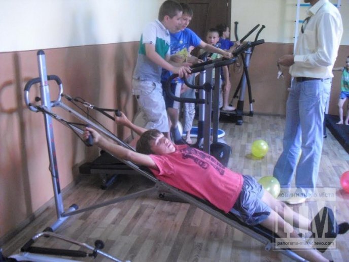 У мікрорайоні "Паланок" відкрили новий соціальний спортзал (ФОТО) – 07