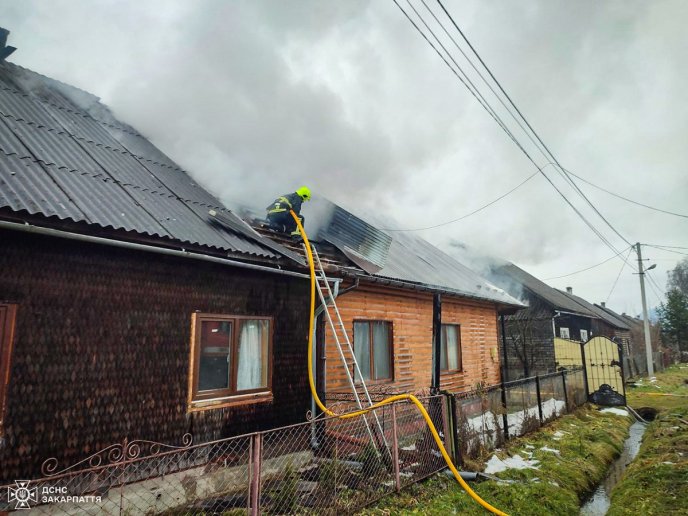 Власники будинку перебувають за кордоном: що відомо про випадок, який стався в області – 04