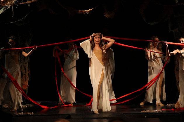 В рамках фестивалю "Етно-Діа-Сфера" у Мукачеві відіграють останню виставу – 05