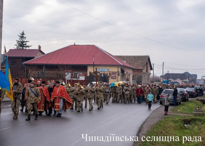 Чинадіївська громада попрощалась із загиблим на війні Владиславом Швецем – 06
