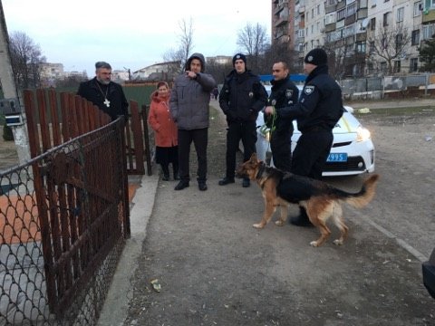 Невідомі проникли у храм і скоїли злочин – 02