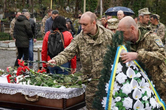 Сьогодні поховали закарпатця, який загинув на війні – 04