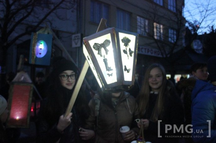 Парад ліхтариків та лицарські бої: як у Мукачеві відзначали День святого Мартина – 02