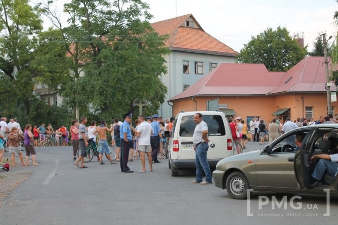 Мешканці Ракошина не збираються відкривати трасу міжнародного сполучення "Київ-Чоп" – 29