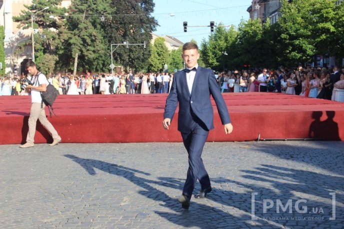 У Мукачеві нагородили випускників-медалістів – 73