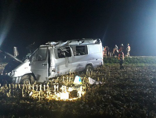 Мікроавтобус із українцями потрапив у аварію в Чехії – 04