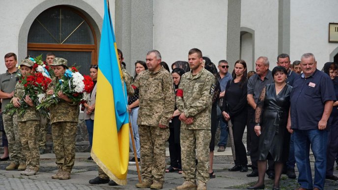 Поховали 35-річного закарпатця, який загинув на війні – 01