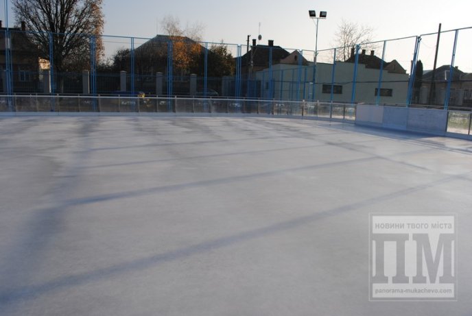Мукачівська ковзанка вже майже готова, організатори обіцяють приємні сюрпризи (ФОТО) – 09 Мукачівська ковзанка вже майже готова, організатори обіцяють приємні сюрпризи (ФОТО) – 09