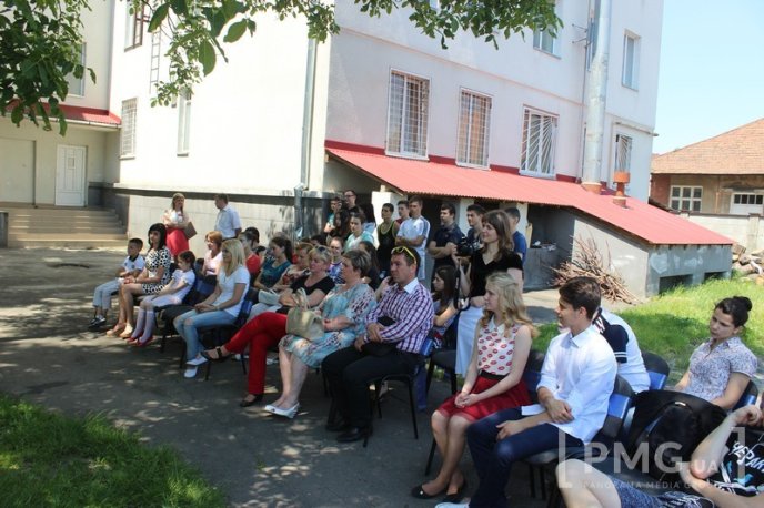 Студенти Мукачівського торговельно-економічного коледжу показали як правильно працювати в ресторанах – 07