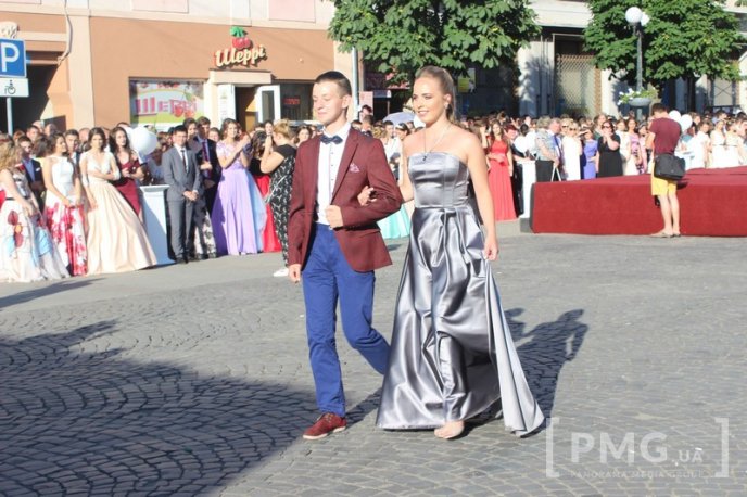 У Мукачеві нагородили випускників-медалістів – 22