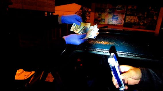 Спецоперація на кордоні: затримано митника, який вимагав хабара в учасника АТО – 03