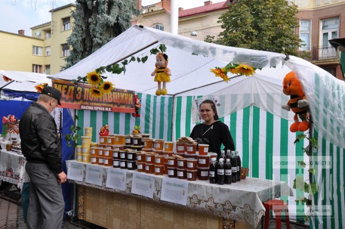 Мукачево бджолярське: у місті стартувало свято меду (ФОТОРЕПОРТАЖ) – 18