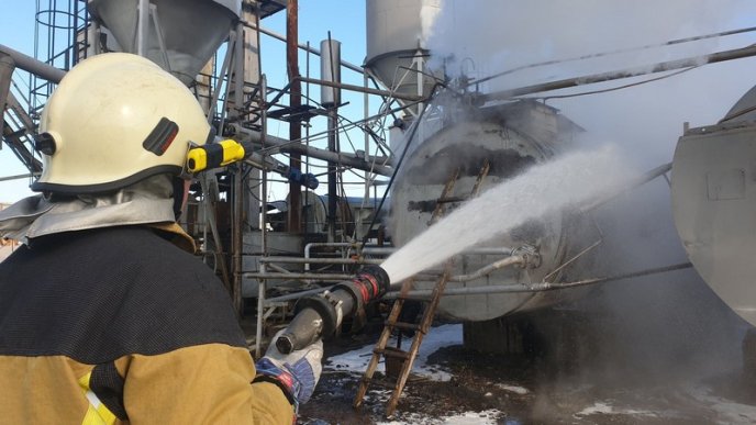 В Ужгороді на підприємстві вирувала пожежа – 05