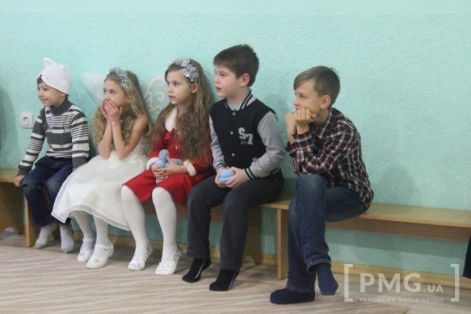 Жителі Мукачева подарували маленьким переселенцям із Донбасу свято – 09